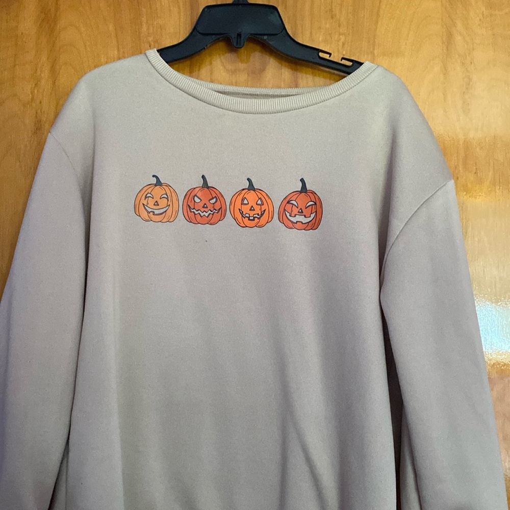 Halloween pumpkin crewneck